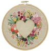 Broderisæt Hjerte med blomster Ø18 cm – alt til et kærligt broderi!