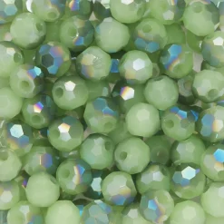 95 facetslebne glasperler på snor, 4 mm i diameter – grøn