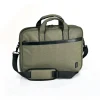 KOZO laptoptaske, fremstillet af genvundne PET-flasker, olive. Mål: 41,5×31×4,5 cm