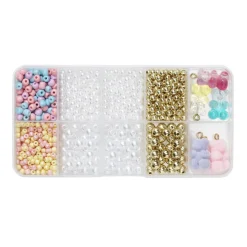 Perlemix med farverige perler, gyldne perler, glasperler og 6 charms formet som søde bamser!