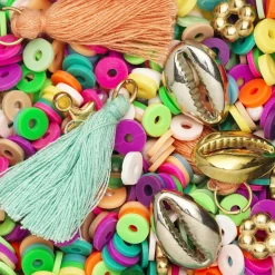 Perlemix med flade perler/heishi-perler Ø 6 mm og diverse tilbehør – pastelfarvet farvemix