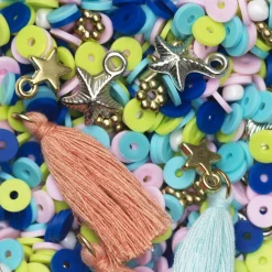 Perlemix med flade perler/heishi-perler Ø 6 mm og diverse tilbehør – limegrøn & blå farvemix