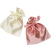 Smykkeposer af satin, 8 stk. 9×11,5 cm i cremefarve og lys rosa, 4 af hver