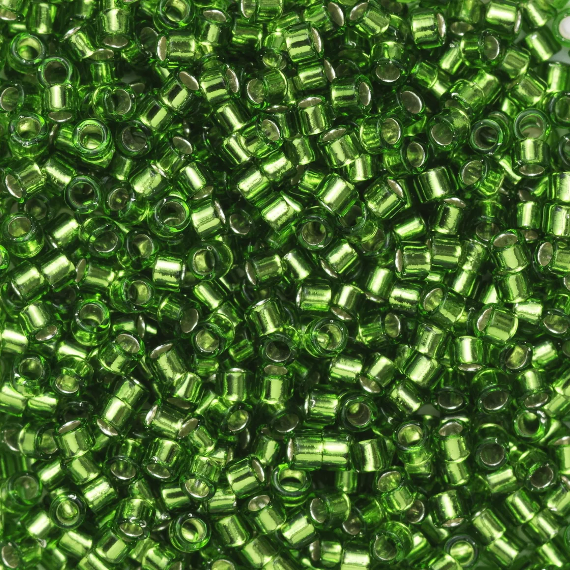 TOHO-perler 11/0 – grøn, 27 Silverlined peridot