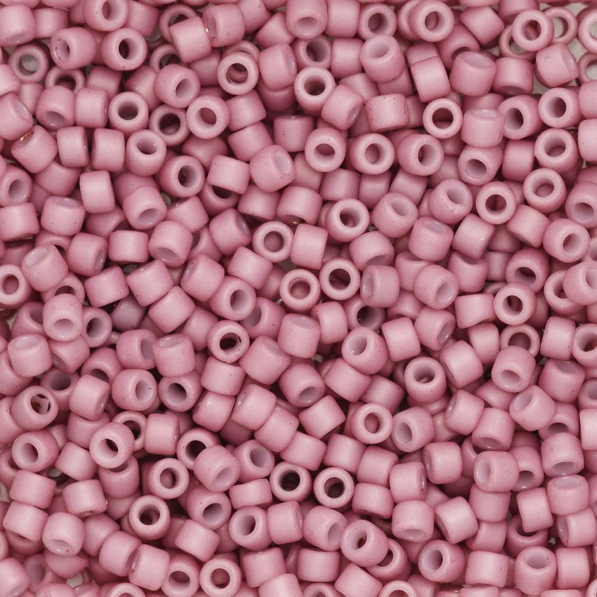 TOHO-perler 11/0 – støvet rosa mat, 765 Opaque frosted pastel plumeria